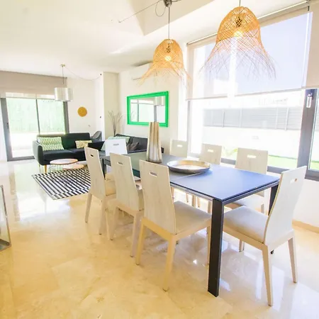 Alex קאן פיקפורט